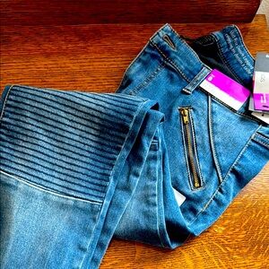 Mossimo denim leggings with zipper and knee detail